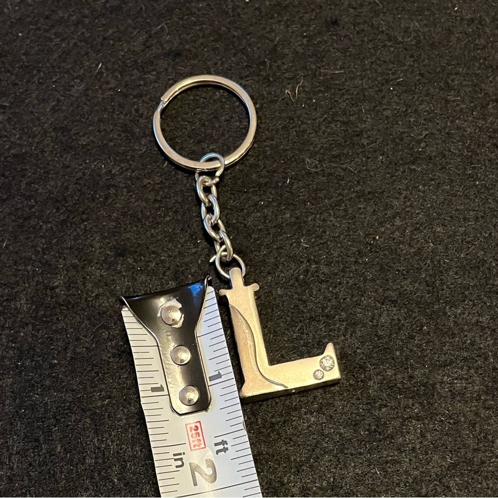 Silver Initial 'L' Keychain - Picture 8 of 11